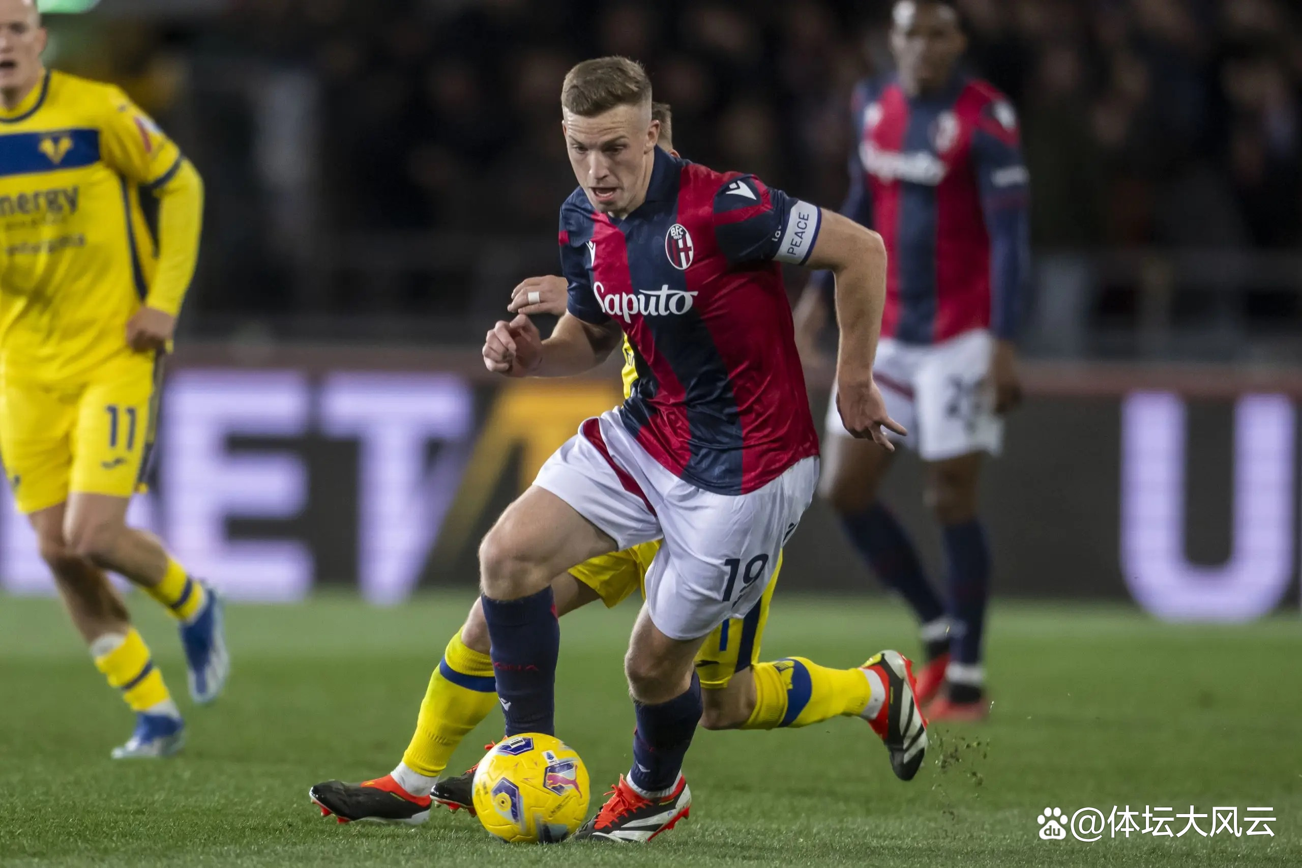 -包含转折点拜仁慕尼黑绝杀压哨；西甲国际比赛日攻防权衡；气氛紧张；年轻球员得到机会的词条