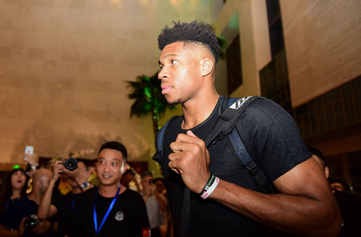 字母哥在独行侠比赛中赛况扑朔迷离，回归赛场引发热议！的简单介绍